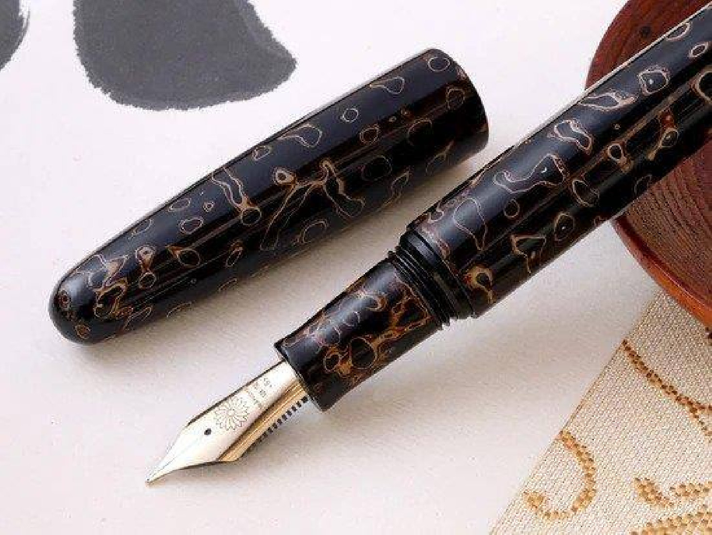 Wancher Kara-Nuri Shiro-Age fountain pen (stainless steel nib)