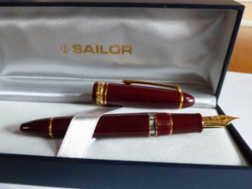Sailor 1911 Classic Realo Maroon Gold Fountain Pen
