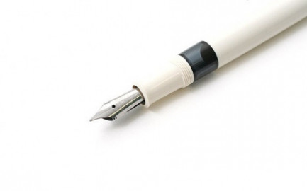 Pelikan Classic M205 White Fountain Pen
