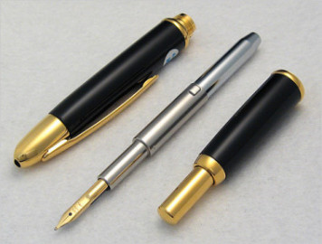 Pilot Capless (Vanishing point) Gold Trims Black FC-1500RG Fountain Pen