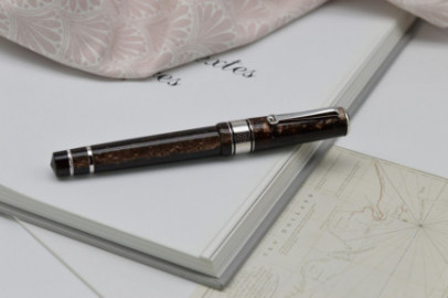 Santini Italia Giant Obsession Fine Flexy 14k nr.8 nib with ebonite feeder and piston filler pen