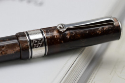 Santini Italia Giant Obsession Fine Flexy 14k nr.8 nib with ebonite feeder and piston filler pen