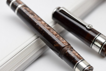 Santini Italia Giant Obsession Fine Flexy 14k nr.8 nib with ebonite feeder and piston filler pen