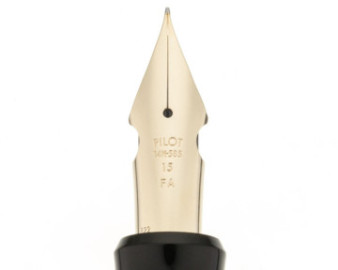 Pilot 743 Black GT 14k FKK-3000R-B with converter  fountain pen