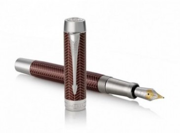 Parker Duofold Centennial Prestige Burgundy With Chevron Pattern PT 1945417 Fountain Pen