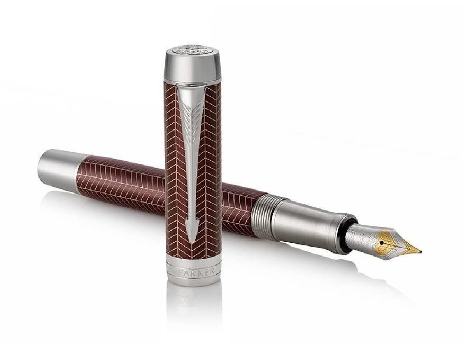 Parker Duofold Centennial Prestige Burgundy With Chevron Pattern PT 1945417 Fountain Pen