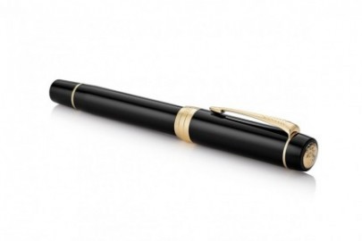 Parker Duofold Centennial Fountain Pen, Classic Black with Gold Trim, Solid Gold Nib, Black Ink and Converter (1931381)