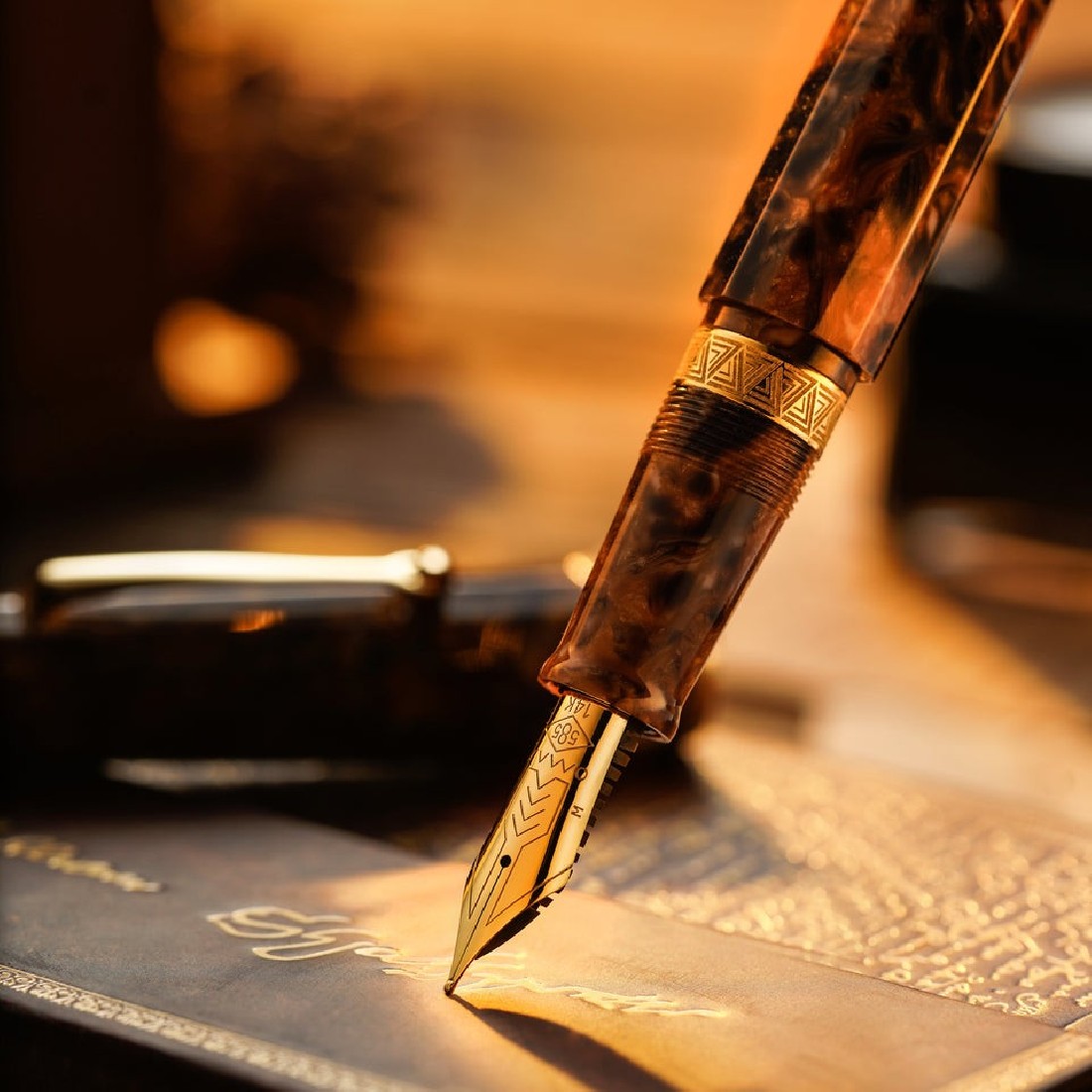 Stylo Plume OMAS PARAGON TRAVELLER Résine Rouge - Plume Or 18 Carats, Occasion