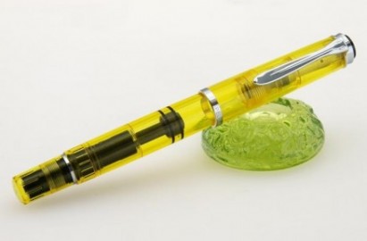 Pelikan M205 Duo Yellow Highlighter & Fountain Pen double broad nib