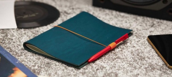 Paper Republic grand voyageur [xl] blue petrol leather journal