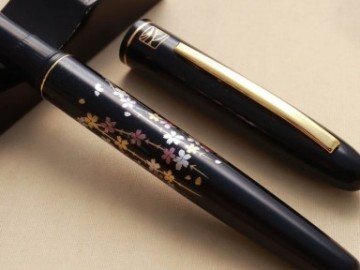 Kuretake Kindai Maki-e - Shidare Zakura WP-184-115 fountain pen