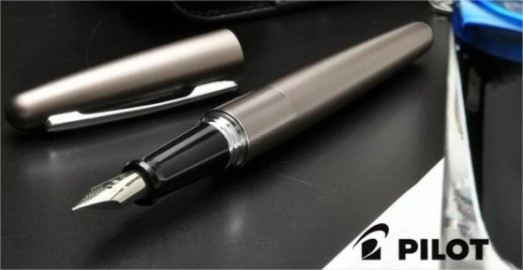 Pilot Cocoon Fountain Pen, Titanium Body FCO-3SR-TI