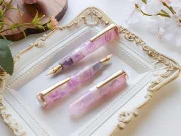 Wancher PuChiCo Lilac Mist Fountain Pen