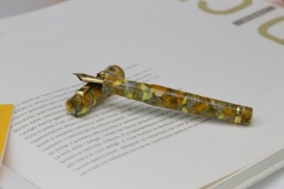 Santini Italia Libra Madagascar GP  piston filler pen with ebonite feeder Superflex Nib 18K