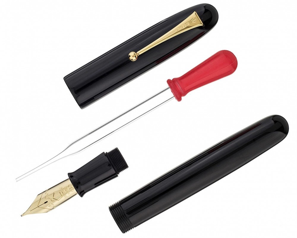 Pilot Namiki Emperor Urushi black fountain pen with size No.50