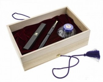 Pilot Namiki Emperor Urushi black fountain pen with size No.50 (Jumbo) pen nib