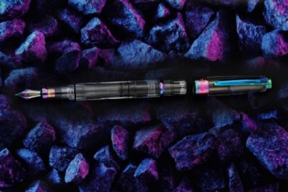 TWSBI Diamond 580 IRIS  Fountain Pen