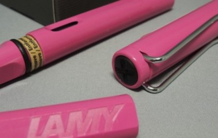 LAMY SAFARI SHINY PINK SPECIAL EDITION 13M FOUNTAIN PEN