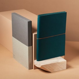 Paper Republic grand voyageur A4  petrol leather journal