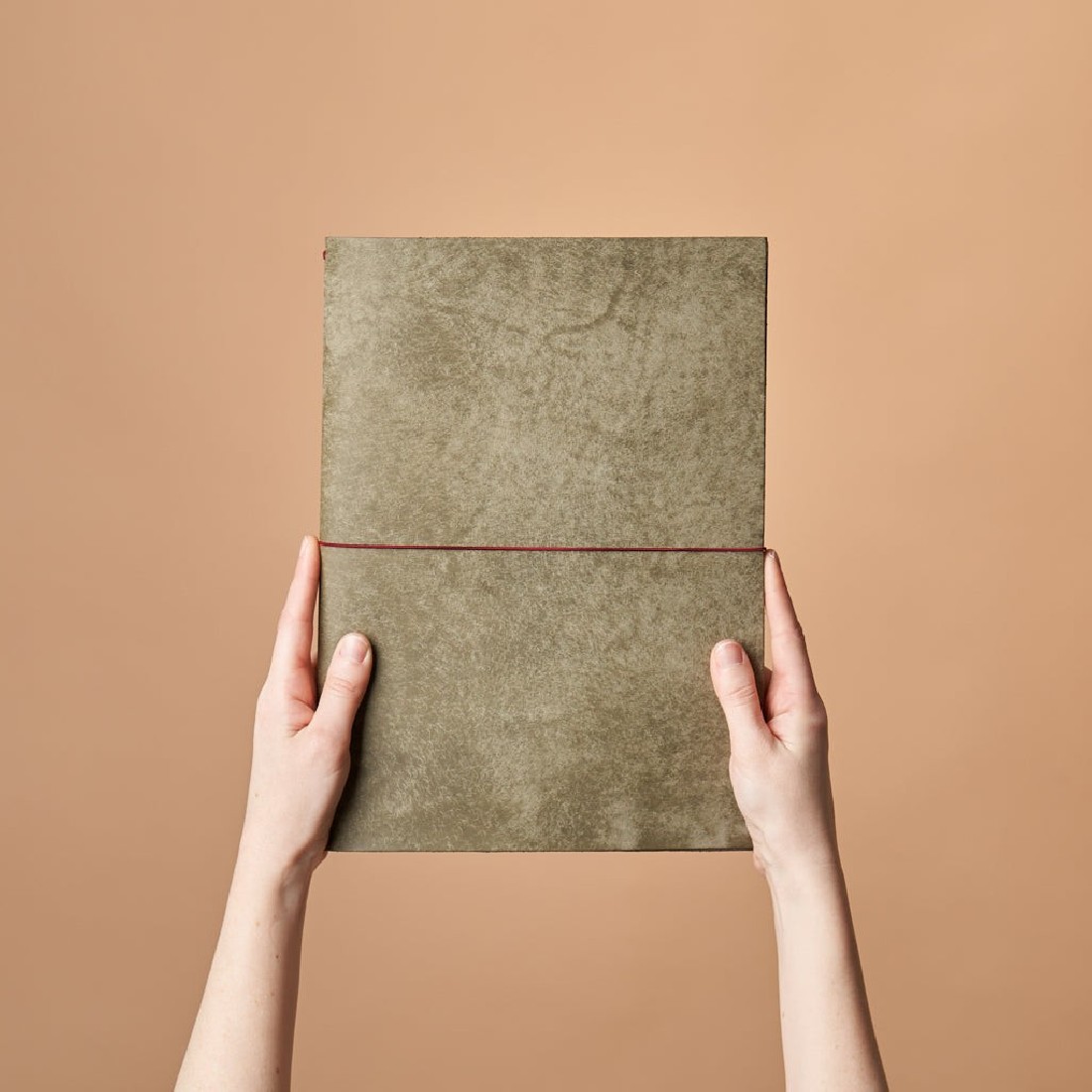 Paper Republic grand voyageur A4 stone grey leather journal.