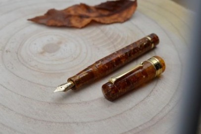 Santini Italia Libra Ambra GP 18k Superflexy Fine nib piston filler pen with ebonite feeder