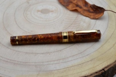 Santini Italia Libra Ambra GP 18k Superflexy Fine nib piston filler pen with ebonite feeder