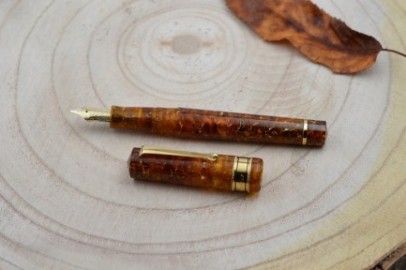 Santini Italia Libra Ambra GP 18k Superflexy Fine nib piston filler pen with ebonite feeder