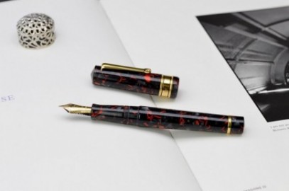 Santini Italia Libra Black Bay GP 18k stub flexy nib with ebonite feeder and piston filler pen