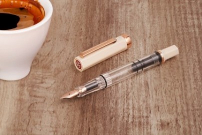 Twsbi Eco Creme with rosegold trims, piston filling fountain pen