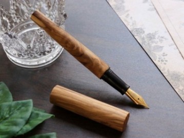 Wancher Olivewood World Tree Fountain pen