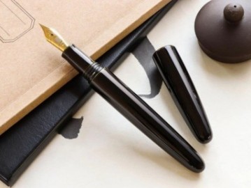 Wancher True Urushi Midori Tamenuri fountain pen