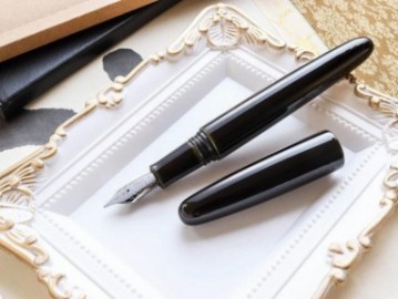 Wancher True Urushi Midori Tamenuri fountain pen