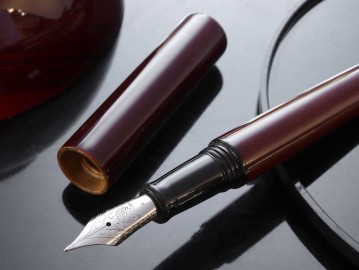 Wancher Urushi Verawood Sekai Aizu fountain pen