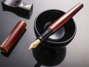 Wancher Urushi Verawood Sekai Aizu fountain pen