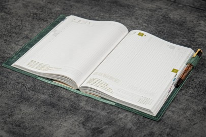 Galen Leather Slim A5 Notebook Planner Cover - Crazy Horse Forest Green