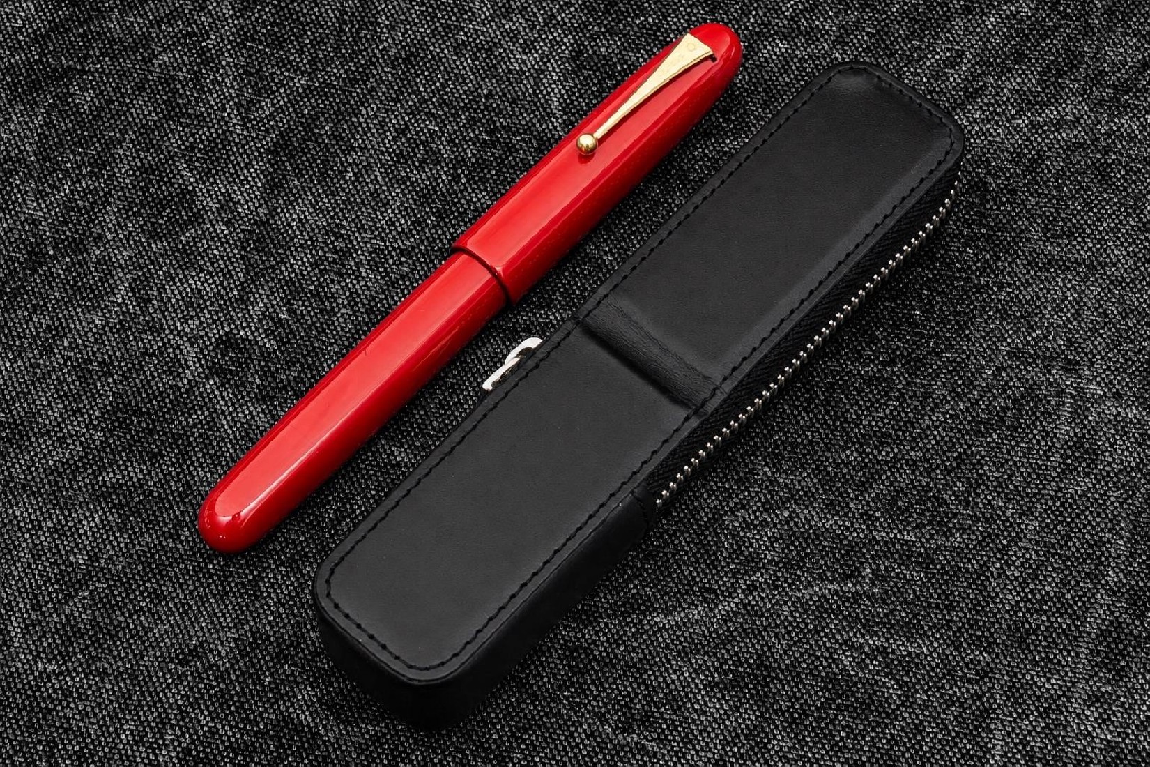 Galen Leather  Zippered Magnum Opus Single Hard Pen Case For Oversized Pens and Namiki Emperor - Black
