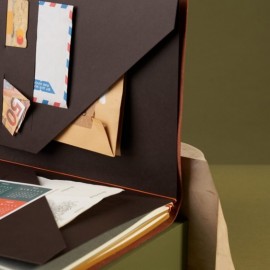 Paper Republic A4 card & cash holder
