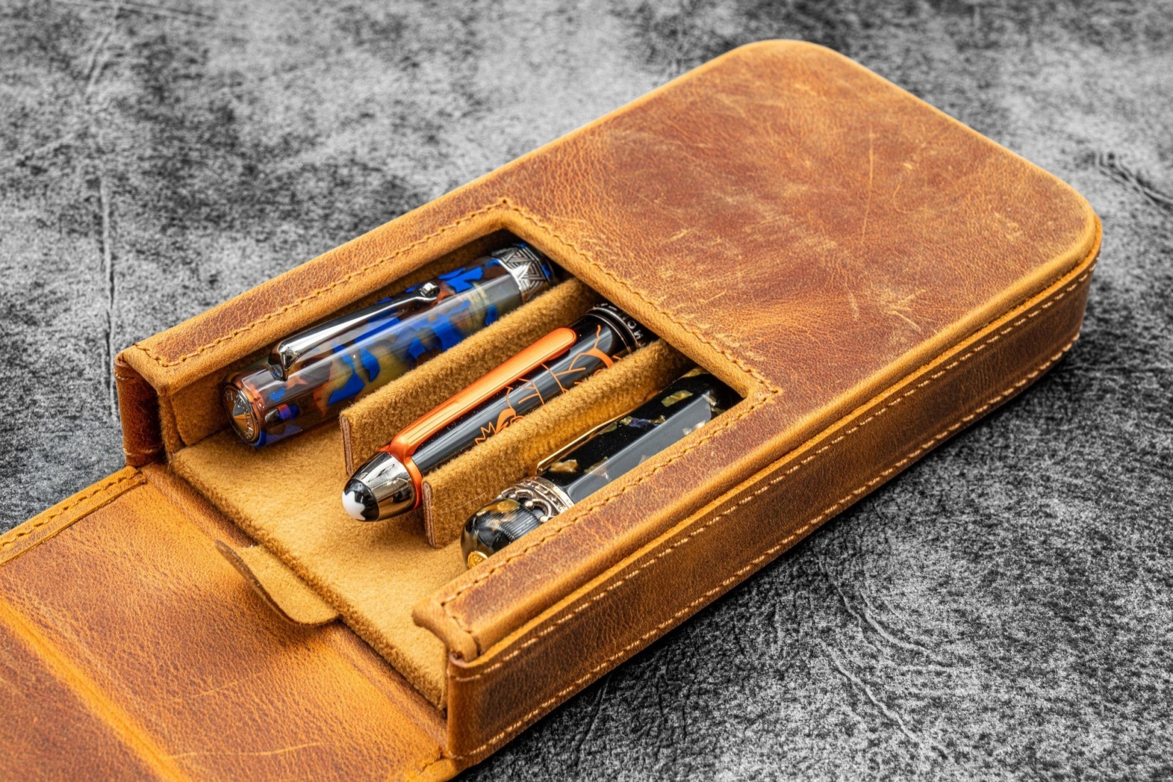 Galen Leather Magnum Opus 3 Slots Hard Pen Case with Removable Pen Tray - Crazy Horse Brown