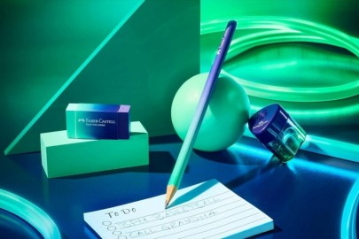 Faber Castell triangular wooden pencil 118403 buzzing blue