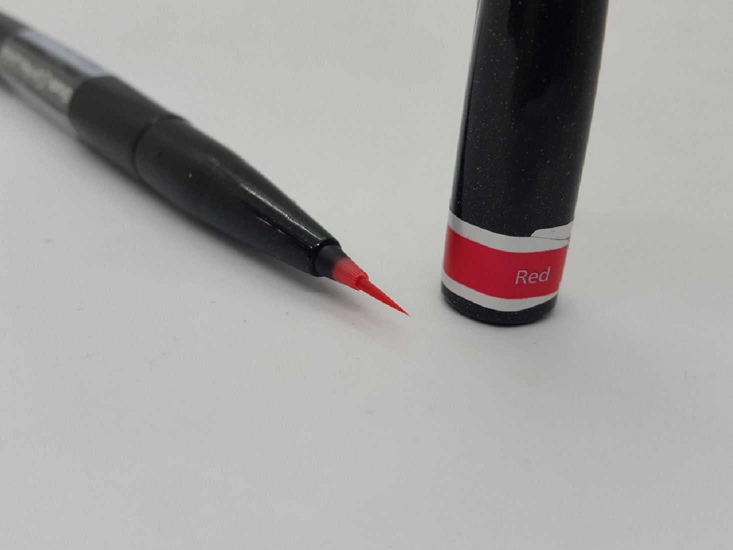 Pentel Artist Brush Sign Pen ultra fine- Red