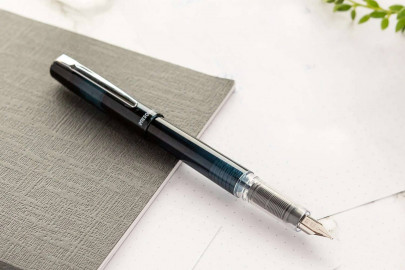 Platinum Prefounte  graphite blue fountain pen