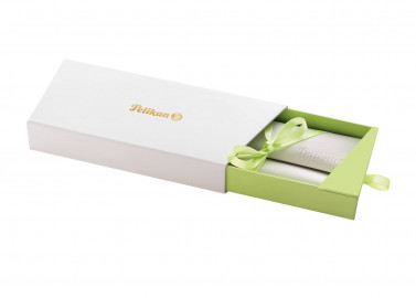 Pelikan M200 Pastel Green Fountain pen special edition 2020