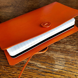 The Travellers Journal Bright Range, Orange, medium (14,5x23) Stamford